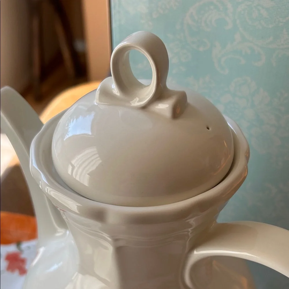 Elegant White Ceramic Teapot - Picture 3 of 7